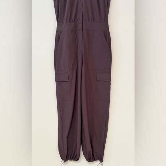 Athleta Women's Brooklyn Utility Jumpsuit Size 8 Half Zip Cargo Pockets - Picture 5 of 13